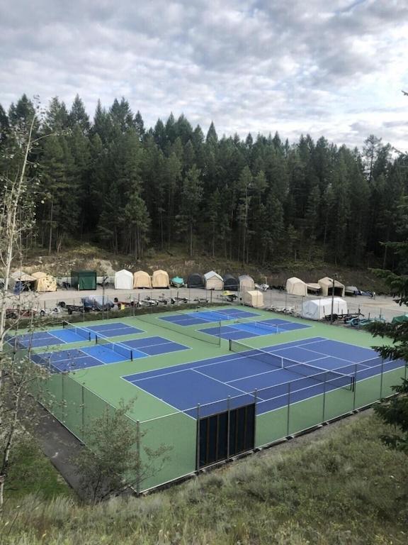 Akiskinook At Windermere Lake - Private Beach Access - New Pool And Hot Tub Now Open! Инвермир Экстерьер фото