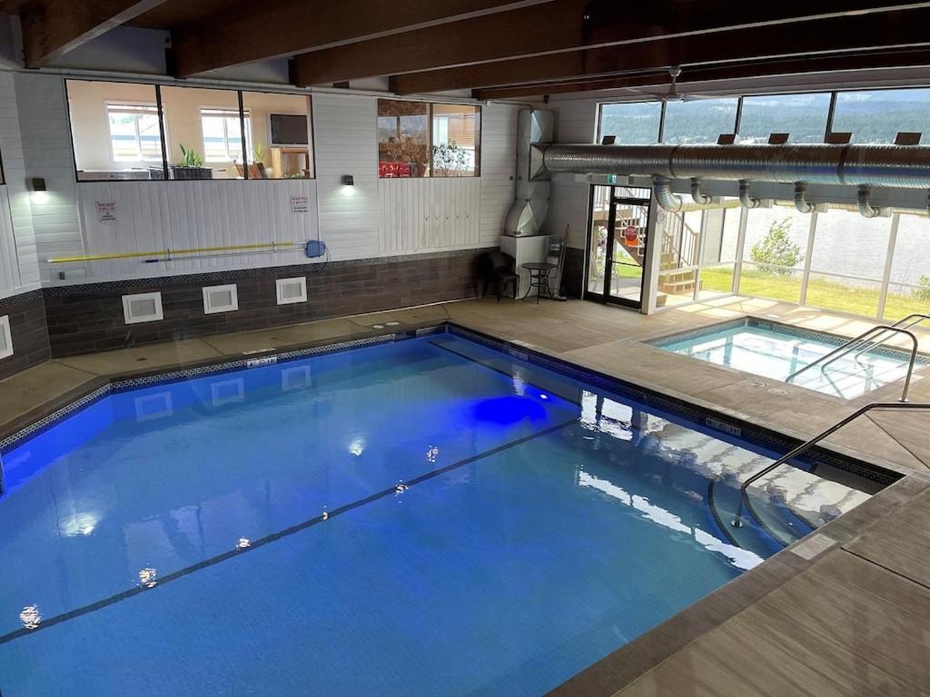 Akiskinook At Windermere Lake - Private Beach Access - New Pool And Hot Tub Now Open! Инвермир Экстерьер фото